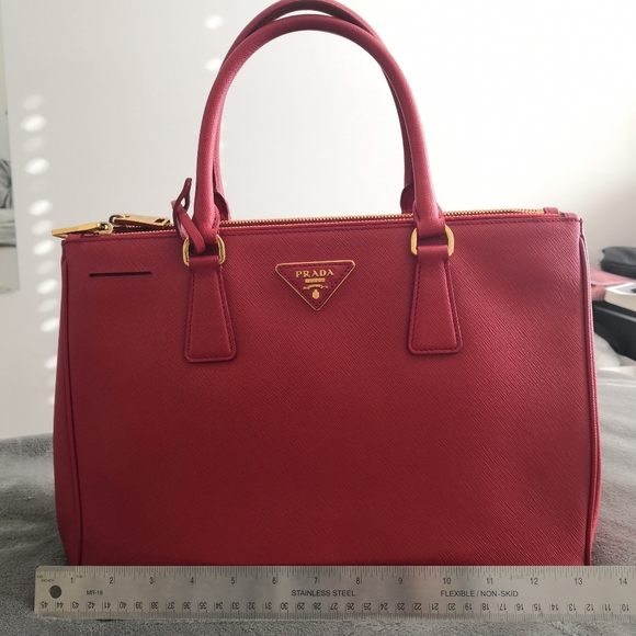 Prada Galleria Saffiano Leather Large Bag (authentic!) - Picture 8 of 16